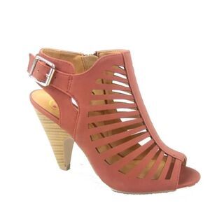 Delicious Women’s Burgundy Heels(Size 5.5)